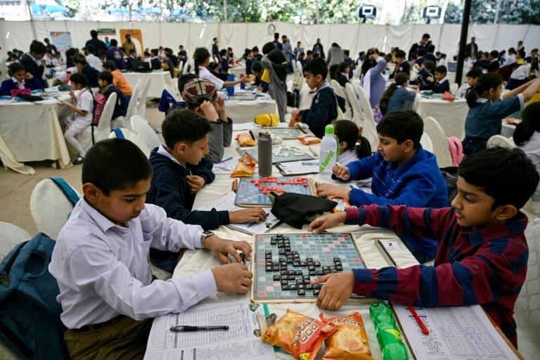 Au Pakistan, les jeunes étalent leur anglais châtié... sur les plateaux de Scrabble