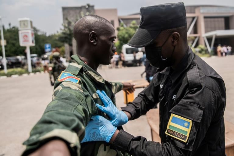Est de la RDC: le M23 remet 20 rebelles hutu FDLR au Rwanda
