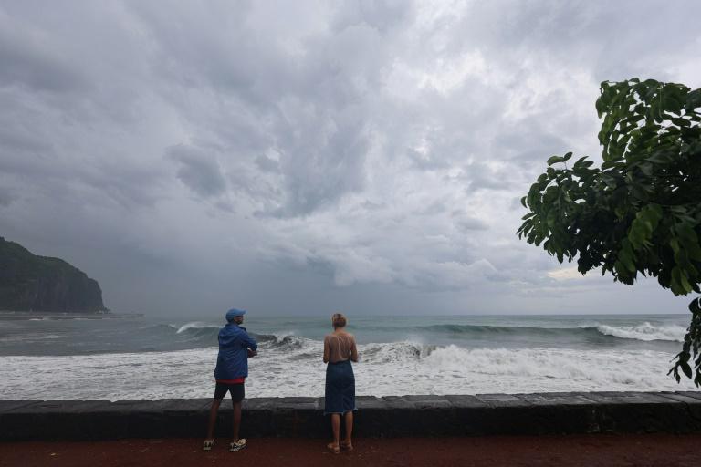 La Réunion en alerte violette, le plus haut niveau, à l'approche du cyclone Garance