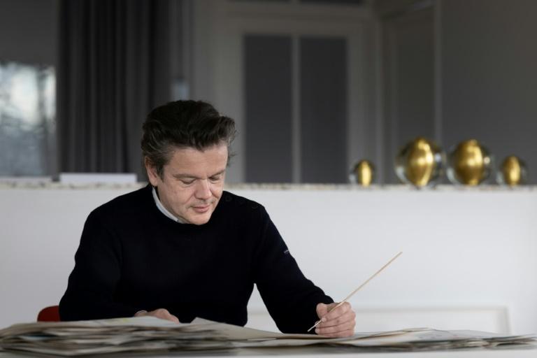 Jean-Michel Othoniel, ses oeuvres de verre et la beauté pour "mission"