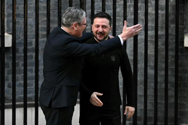 Londres et Paris travaillent avec Kiev à un plan pour l'arrêt des combats, dit Starmer