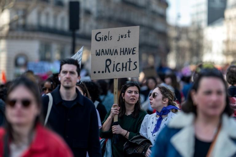 8-Mars: dans le monde, des femmes mobilisées contre les inégalités et la montée du "masculinisme"