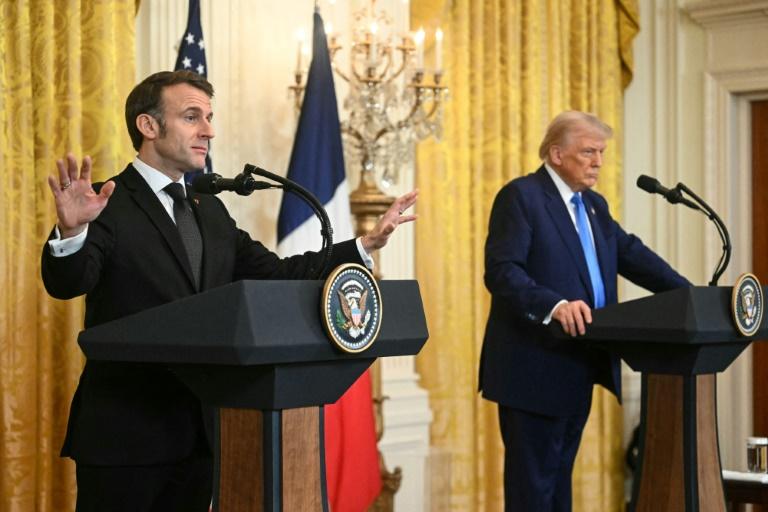 Face à Trump, Bayrou virulent, Macron en diplomatie