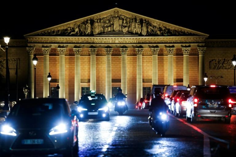 Les députés divisés examinent une résolution sur l'Ukraine appelant à saisir les avoirs russes