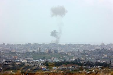 Israël étend son opération au sol à Gaza, le président israélien se dit "troublé"