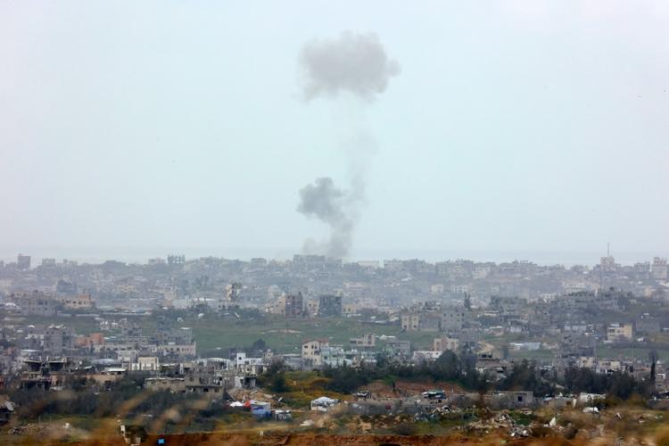 Israël étend son opération au sol à Gaza, le président israélien se dit "troublé"