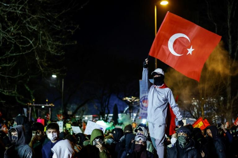 Turquie: un juge décide du sort du maire d'opposition d'Istanbul