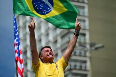 Au Brésil, l'avenir judiciaire de Bolsonaro entre les mains de la Cour suprême