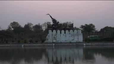 Minute de silence en Birmanie pour les plus de 2.000 morts du séisme