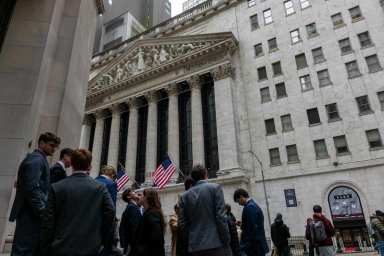 Les marchés mondiaux chutent après les droits de douane massifs imposés par les Etats-Unis