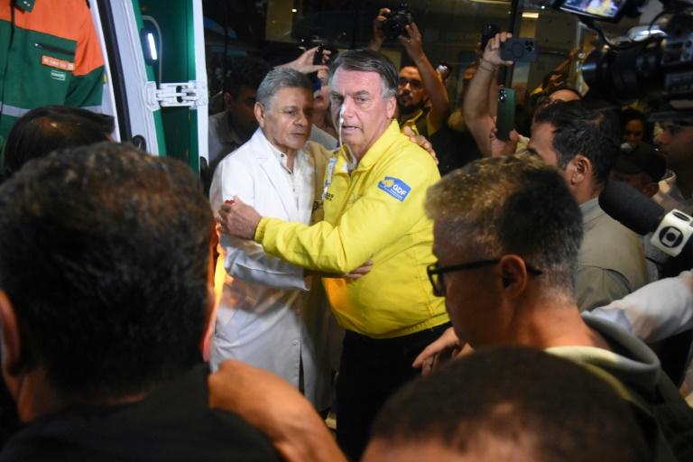 Brésil: Bolsonaro opéré à l'abdomen pour une occlusion intestinale