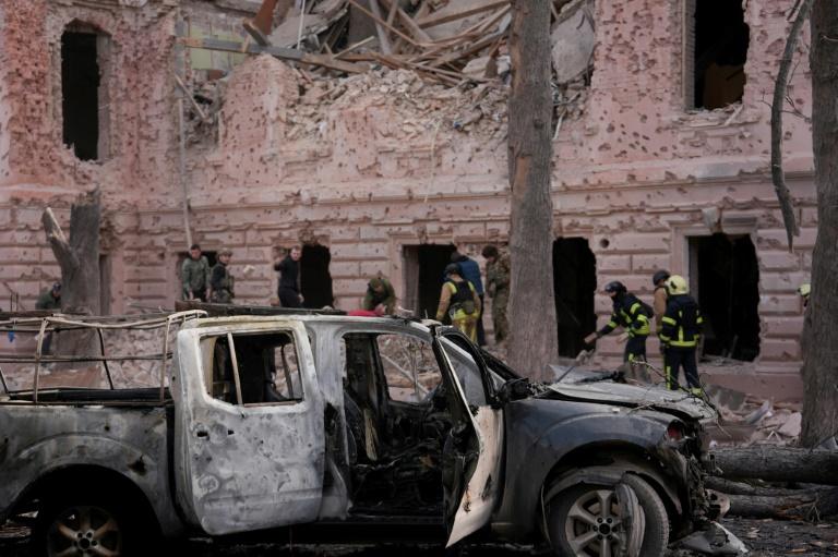 Ukraine: au moins 34 morts dans une frappe russe sur le centre-ville bondé de Soumy