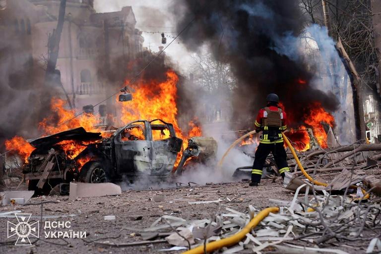 Ukraine: au moins 34 morts dans une frappe russe sur le centre-ville bondé de Soumy