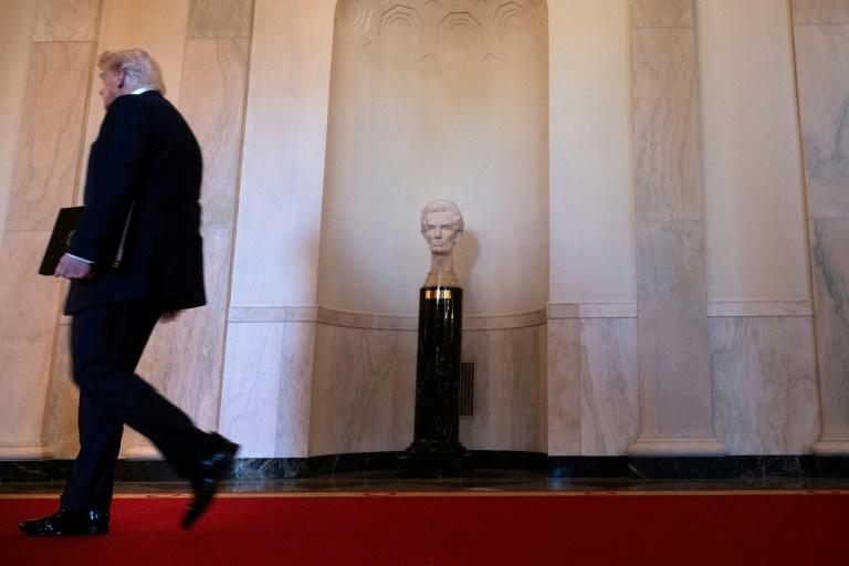 Droits de douane: la Maison Blanche renvoie "la balle" à la Chine