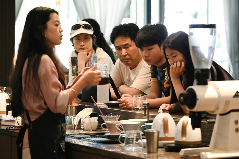 En Chine, une capitale du thé cède sa tasse au café