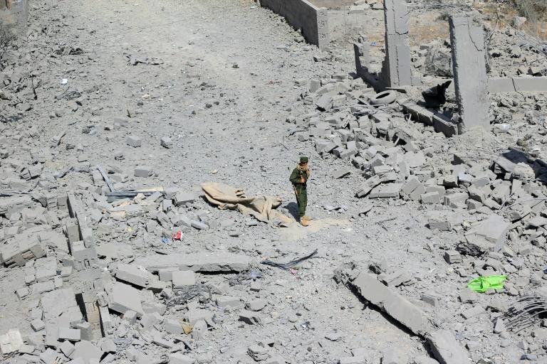 Washington dit avoir frappé 800 cibles au Yémen depuis mi-mars, huit nouveaux morts selon les Houthis