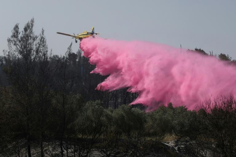 Des routes rouvertes en Israël mais les pompiers luttent toujours contre le feu