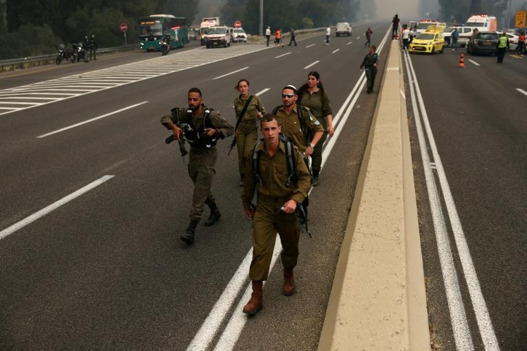 Des routes rouvertes en Israël mais les pompiers luttent toujours contre le feu