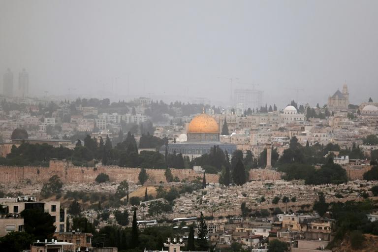 Des routes rouvertes en Israël mais les pompiers luttent toujours contre le feu