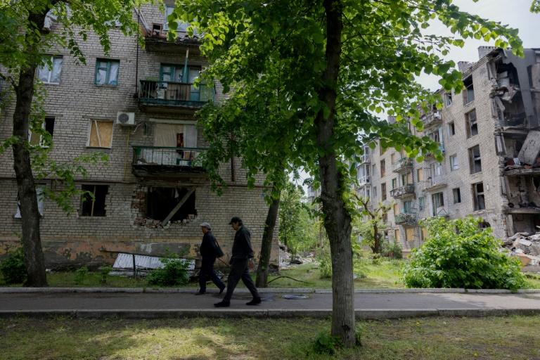 Poutine et Xi affichent leur entente au Kremlin, la trêve en Ukraine violée selon Kiev