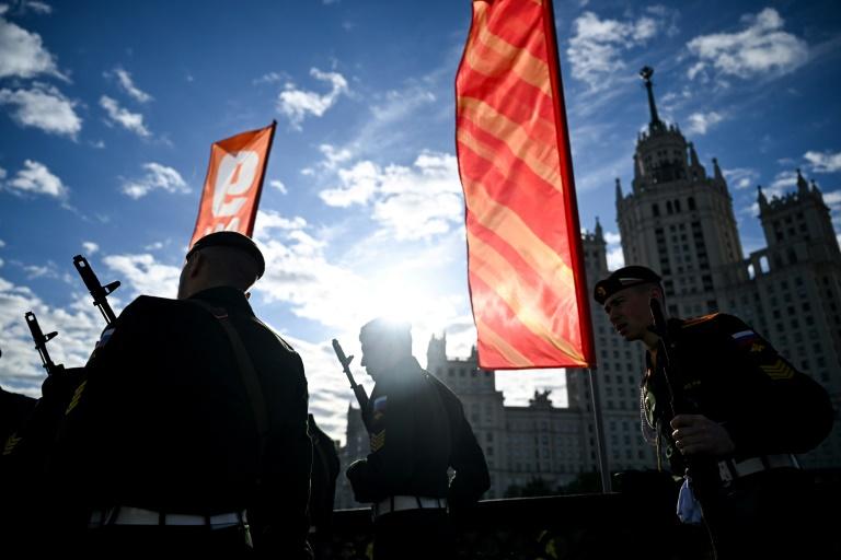 Poutine célèbre le 9-Mai en grande pompe, sans trêve sur le front selon Kiev