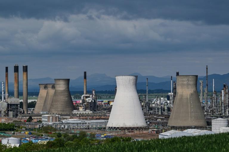 La fermeture d'une raffinerie écossaise, emblématique du défi de la transition énergétique