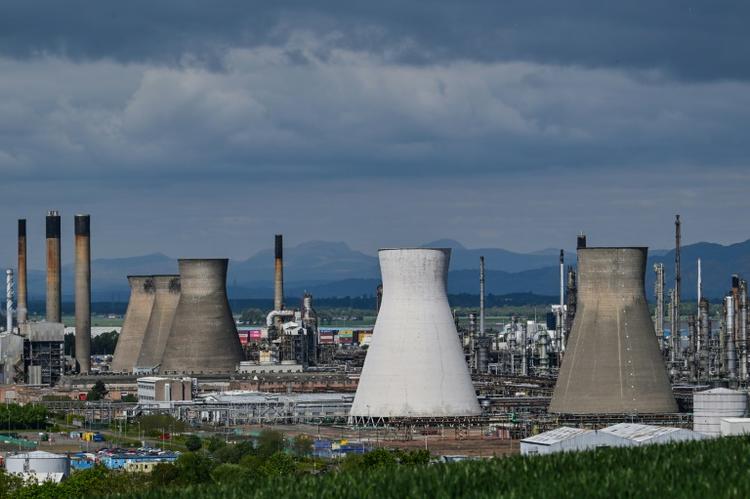 La fermeture d'une raffinerie écossaise, emblématique du défi de la transition énergétique