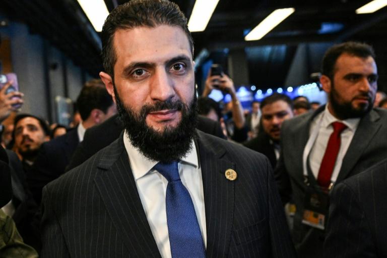 Trump rencontre le président syrien avant de partir au Qatar