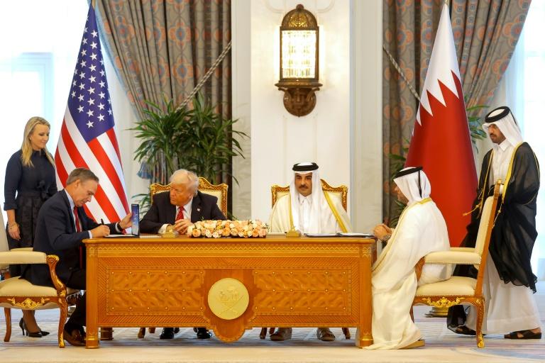 Trump à Abou Dhabi après avoir été fêté à Ryad et Doha