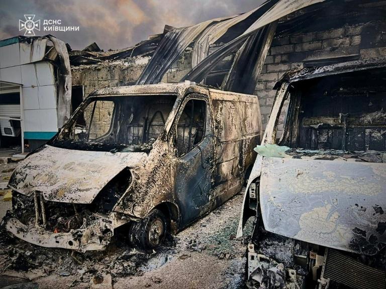 Ukraine: attaque record de drones russes, une femme tuée près de Kiev