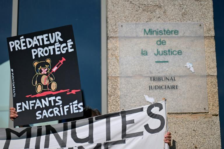 Au procès Le Scouarnec, les "loupés" des instances médicales scrutés de près