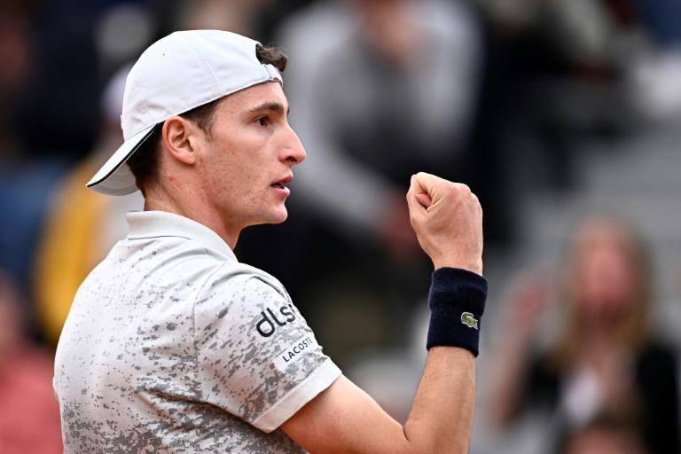 Roland-Garros: les favoris français confirment, les outsiders en difficulté