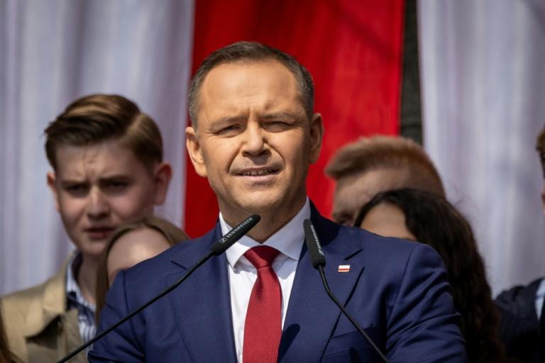 Les rivaux à la présidence polonaise au coude-à-coude avant le vote de dimanche