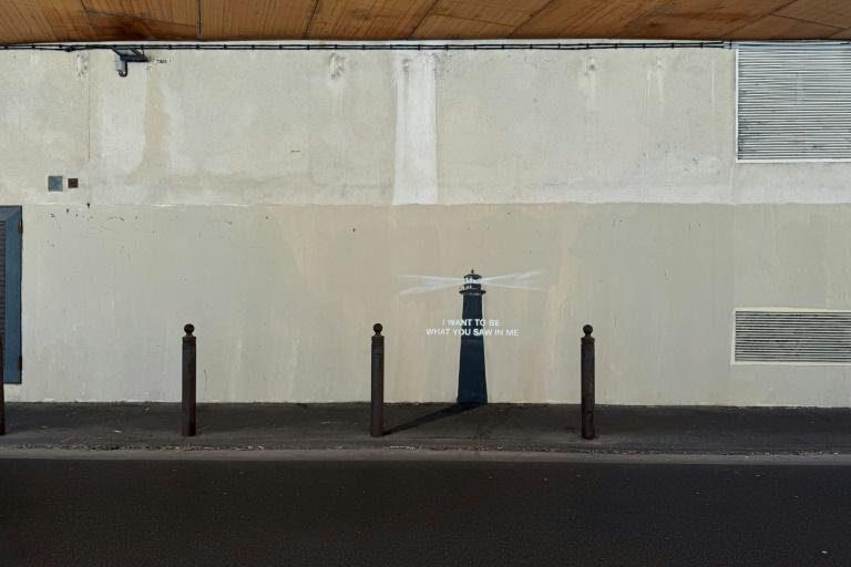 Un nouveau Banksy sous forme de phare fait son apparition à Marseille