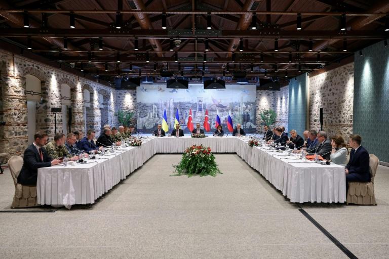 Nouveaux pourparlers directs à Istanbul entre Russes et Ukrainiens