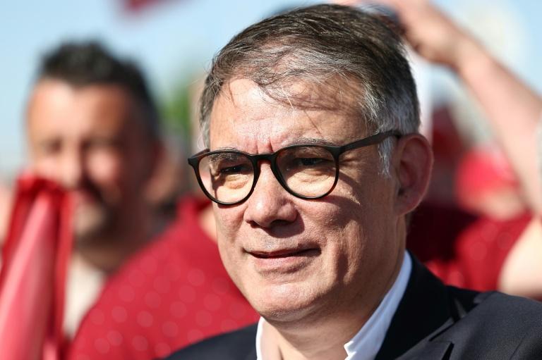 Olivier Faure, patron du PS insubmersible, mais contesté