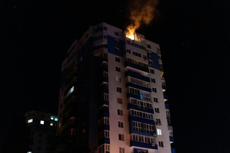 La Russie bombarde massivement l'Ukraine, au moins quatre morts à Kiev