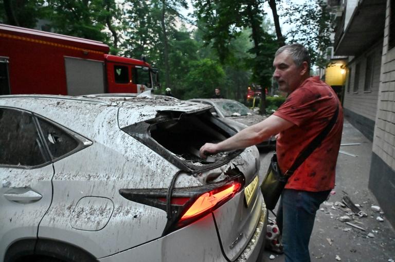 De nouvelles frappes russes font cinq morts en Ukraine