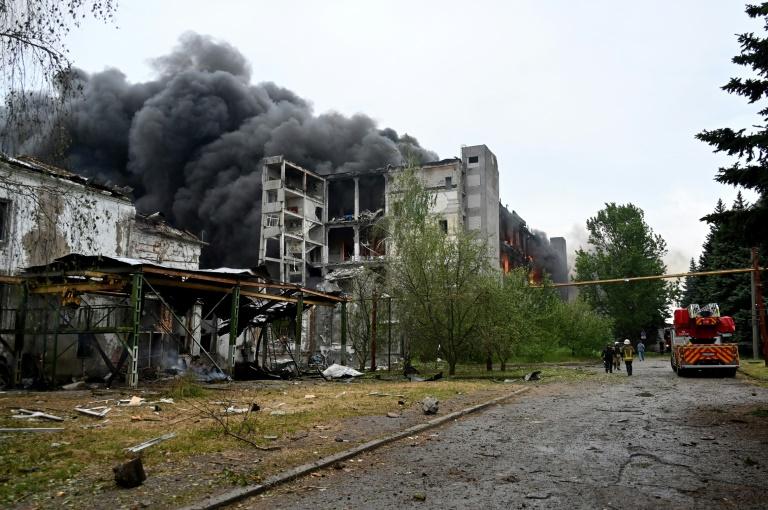 De nouvelles frappes russes font cinq morts en Ukraine