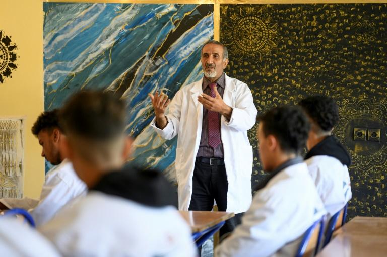 Au Maroc, des élèves repêchent leurs camarades qui ont décroché