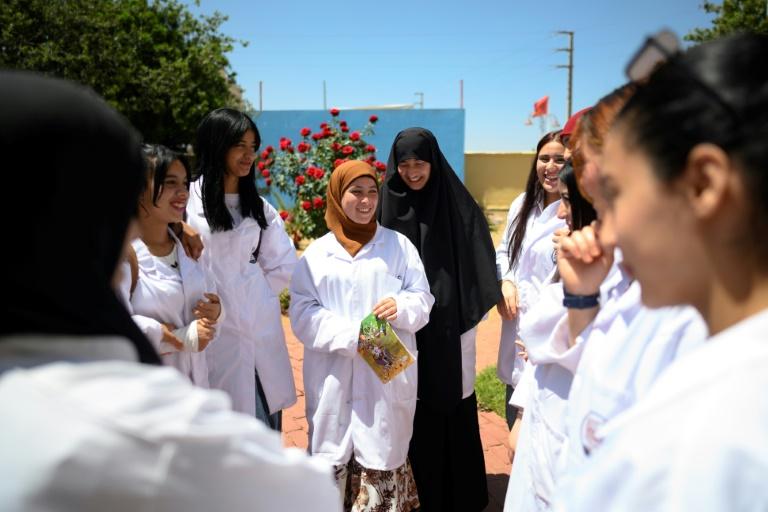 Au Maroc, des élèves repêchent leurs camarades qui ont décroché