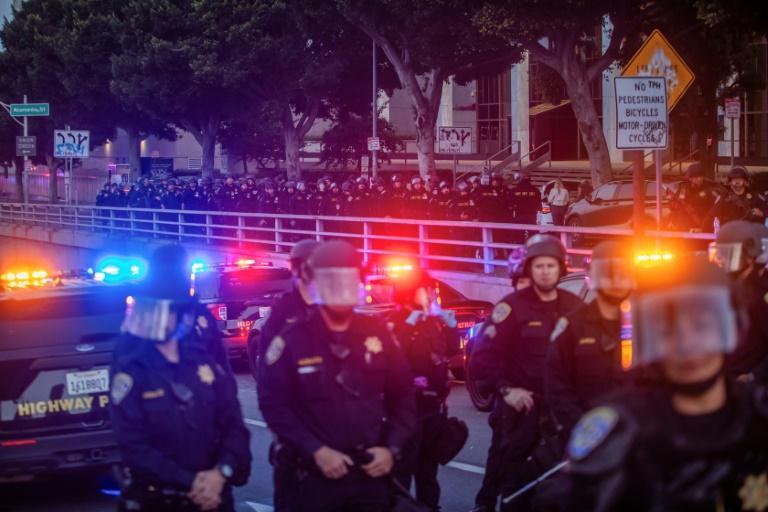 Calme précaire à Los Angeles après une première nuit de couvre-feu
