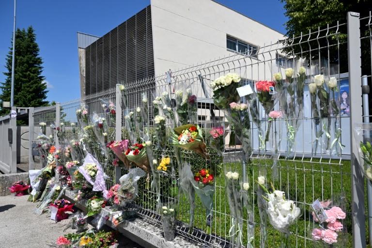 Nogent: reprise des cours et minute de silence après le meurtre d