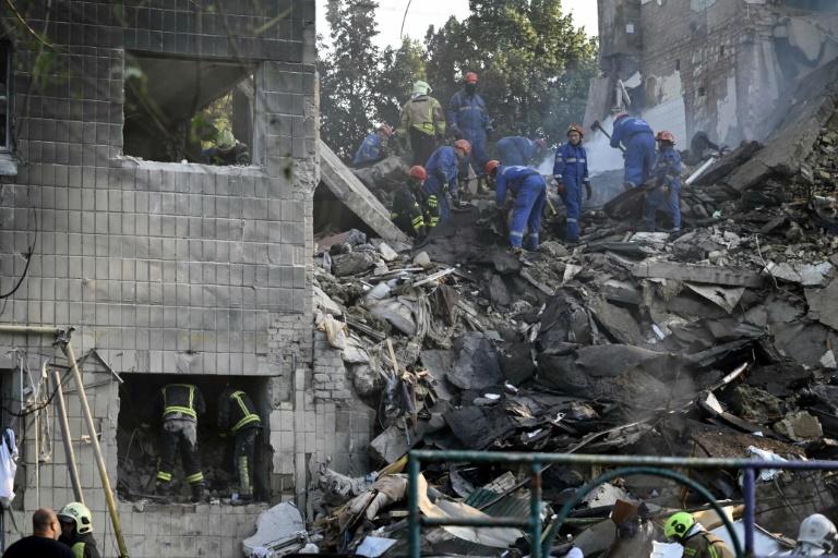 Ukraine: au moins 14 morts à Kiev dans des frappes russes