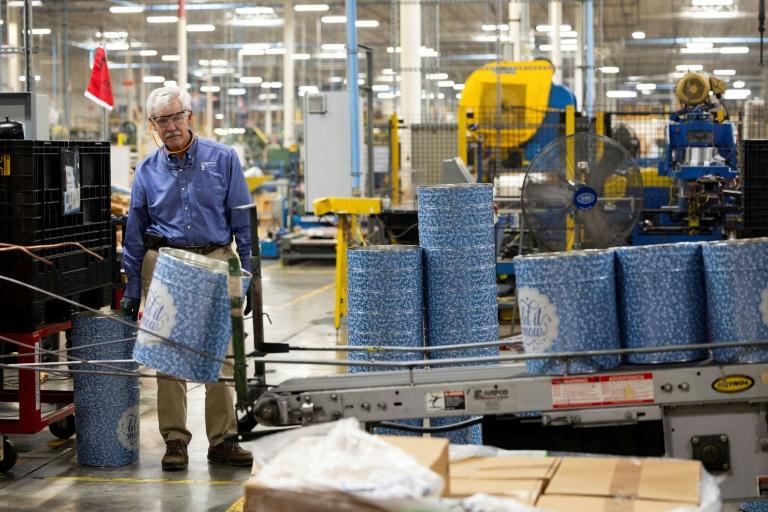 Aux Etats-Unis, une fabrique de boîtes en fer-blanc et le "chaos" des droits de douane