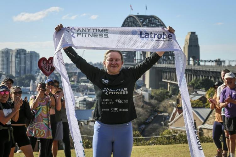 Une Britannique finit une course record à travers l'Australie