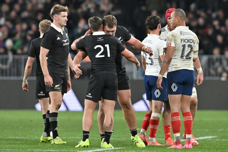 Rugby: le XV de France échoue aux portes de l'exploit face aux All Blacks