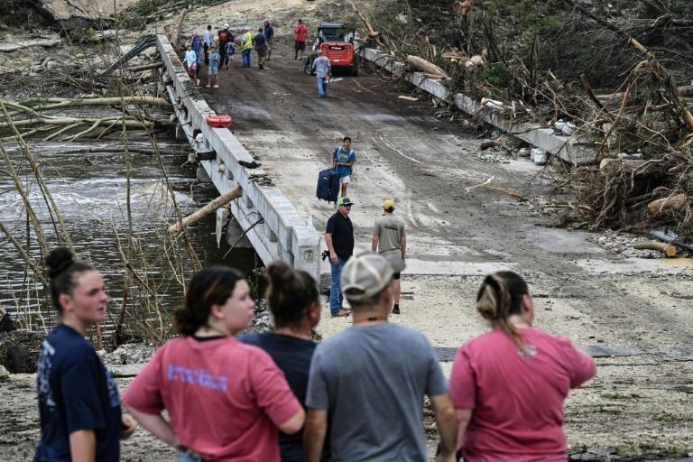 Près de 60 morts dans les inondations au Texas, où les recherches se poursuivent
