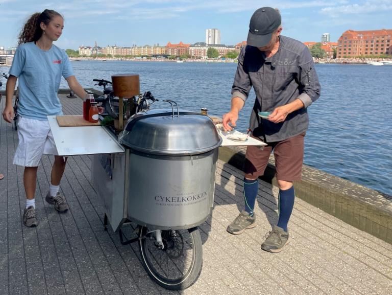 A Copenhague, un chef à vélo fait sortir au grand air la gastronomie locale