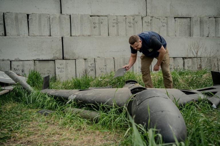 Trump dit qu'il va envoyer plus d'armes "défensives" à l'Ukraine